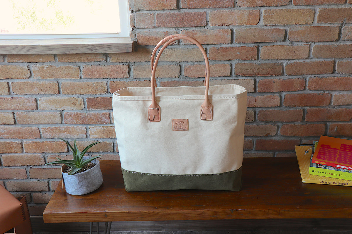 Day Tote (W):       Natural / Olive Suede