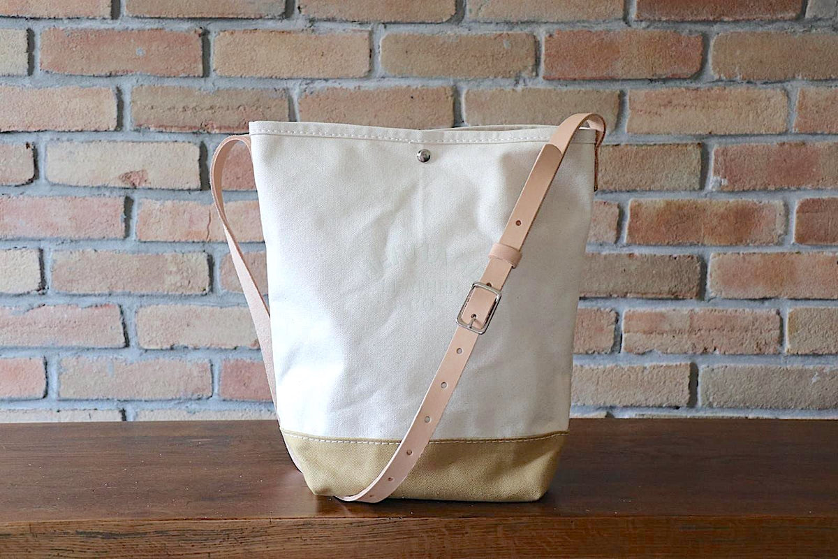 Bucket Shoulder (R): Natural x