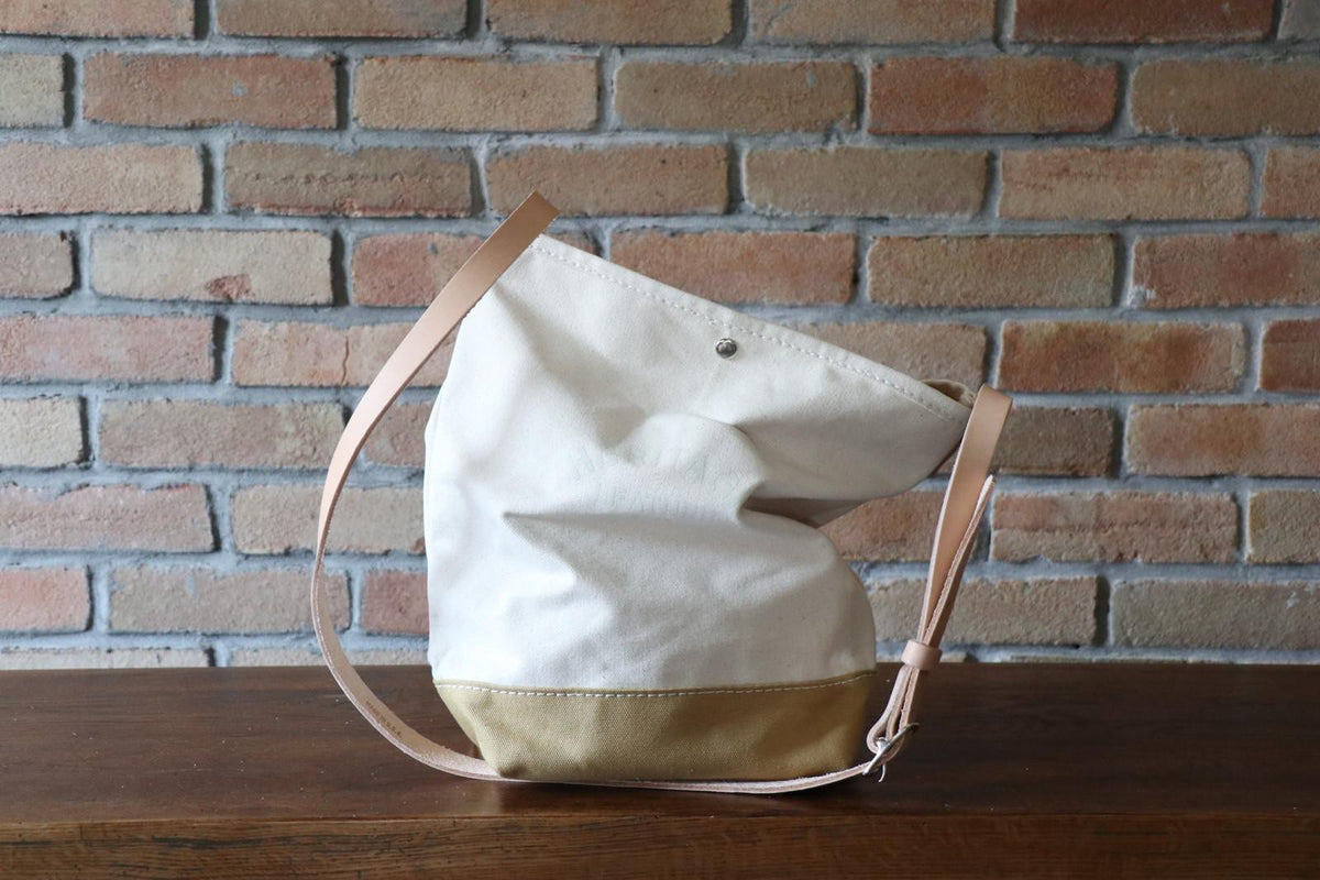 Bucket Shoulder (R): Natural x