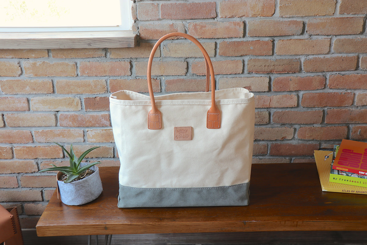 Day Tote (W):       Natural / Grey Suede