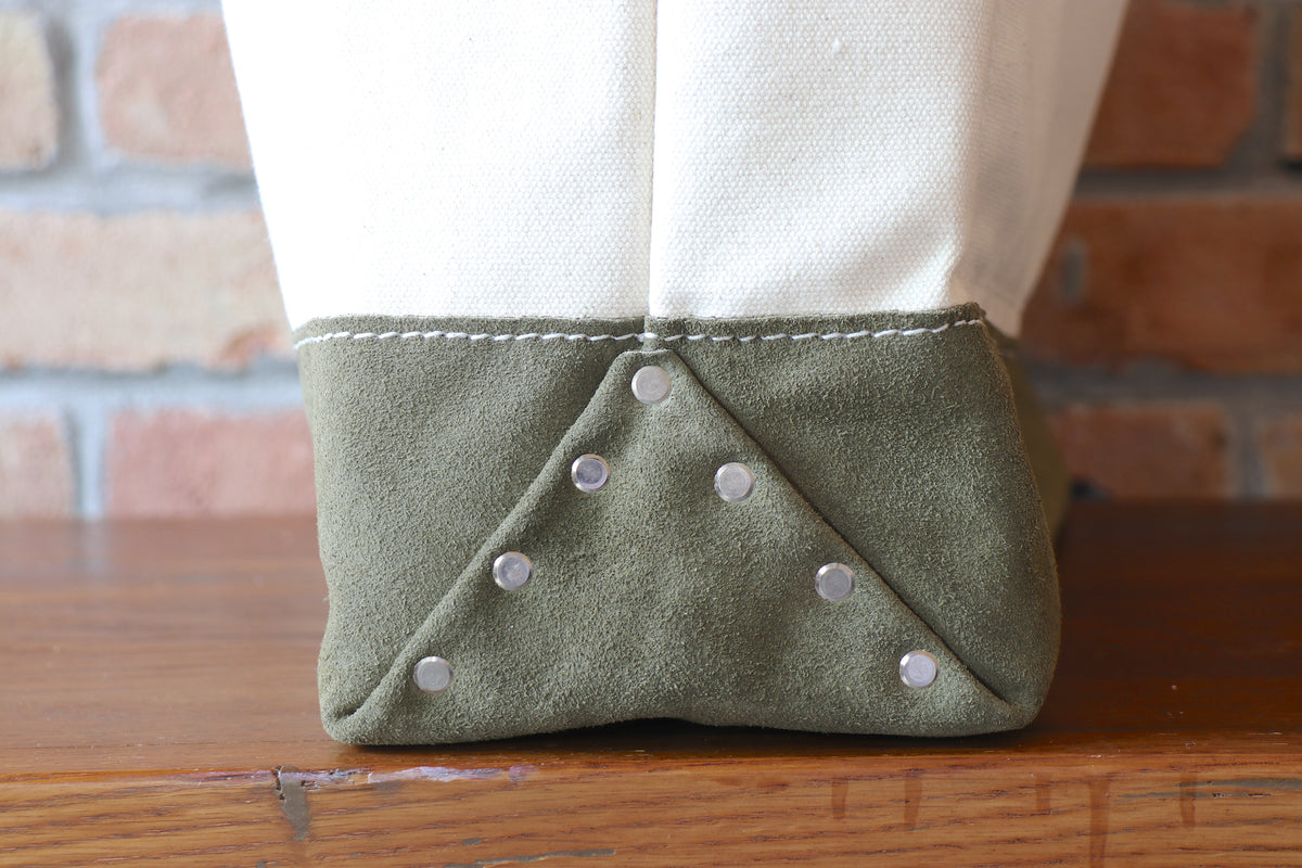 Day Tote (W):       Natural / Olive Suede
