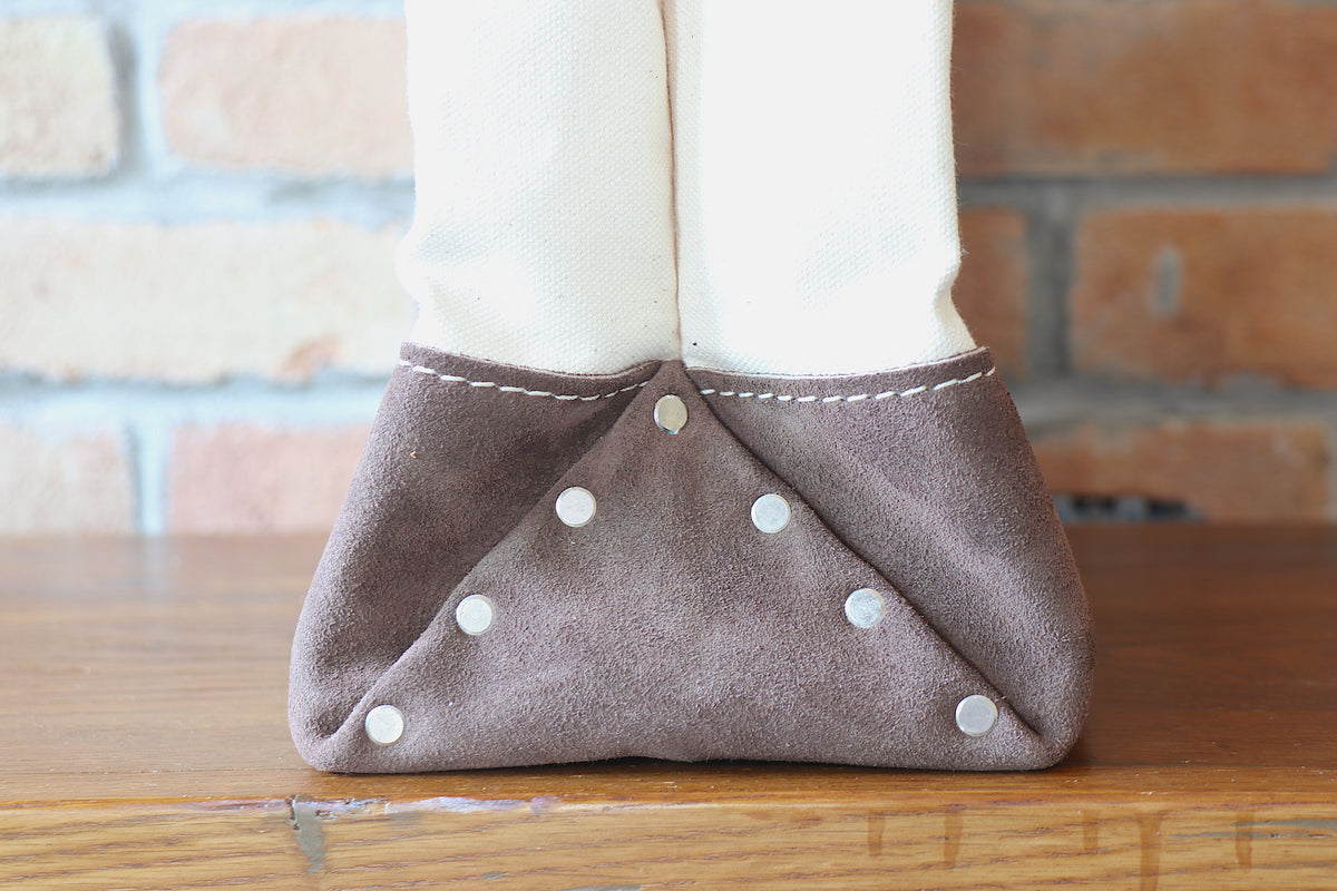 Day Tote (W):       Natural / Chocolate Suede